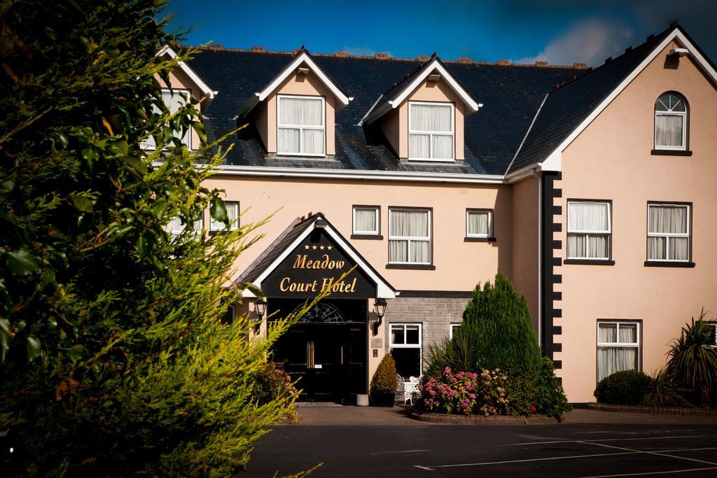 Meadow Court Hotel Loughrea ภายนอก รูปภาพ