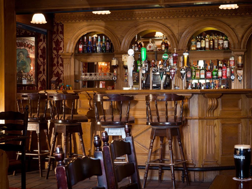 Meadow Court Hotel Loughrea ภายนอก รูปภาพ