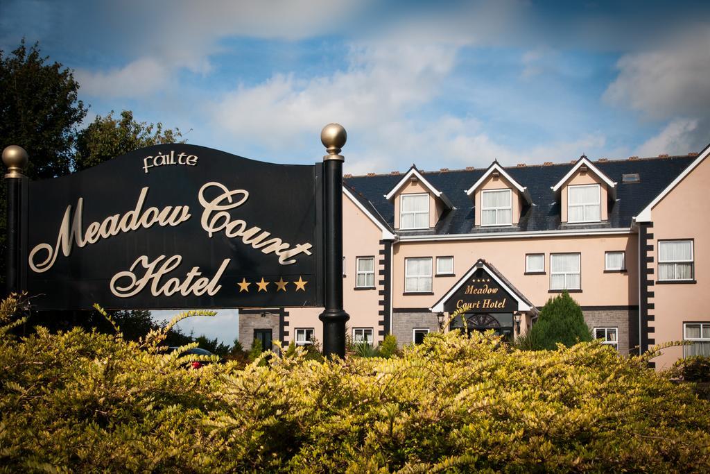 Meadow Court Hotel Loughrea ภายนอก รูปภาพ