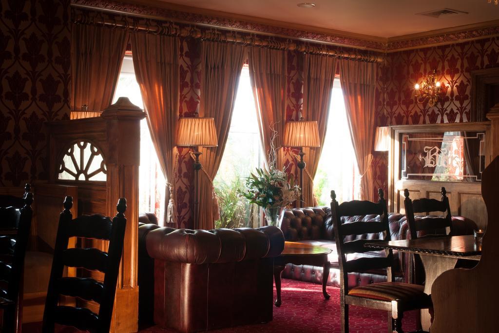 Meadow Court Hotel Loughrea ภายนอก รูปภาพ