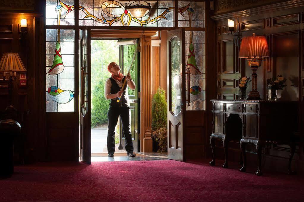 Meadow Court Hotel Loughrea ภายนอก รูปภาพ